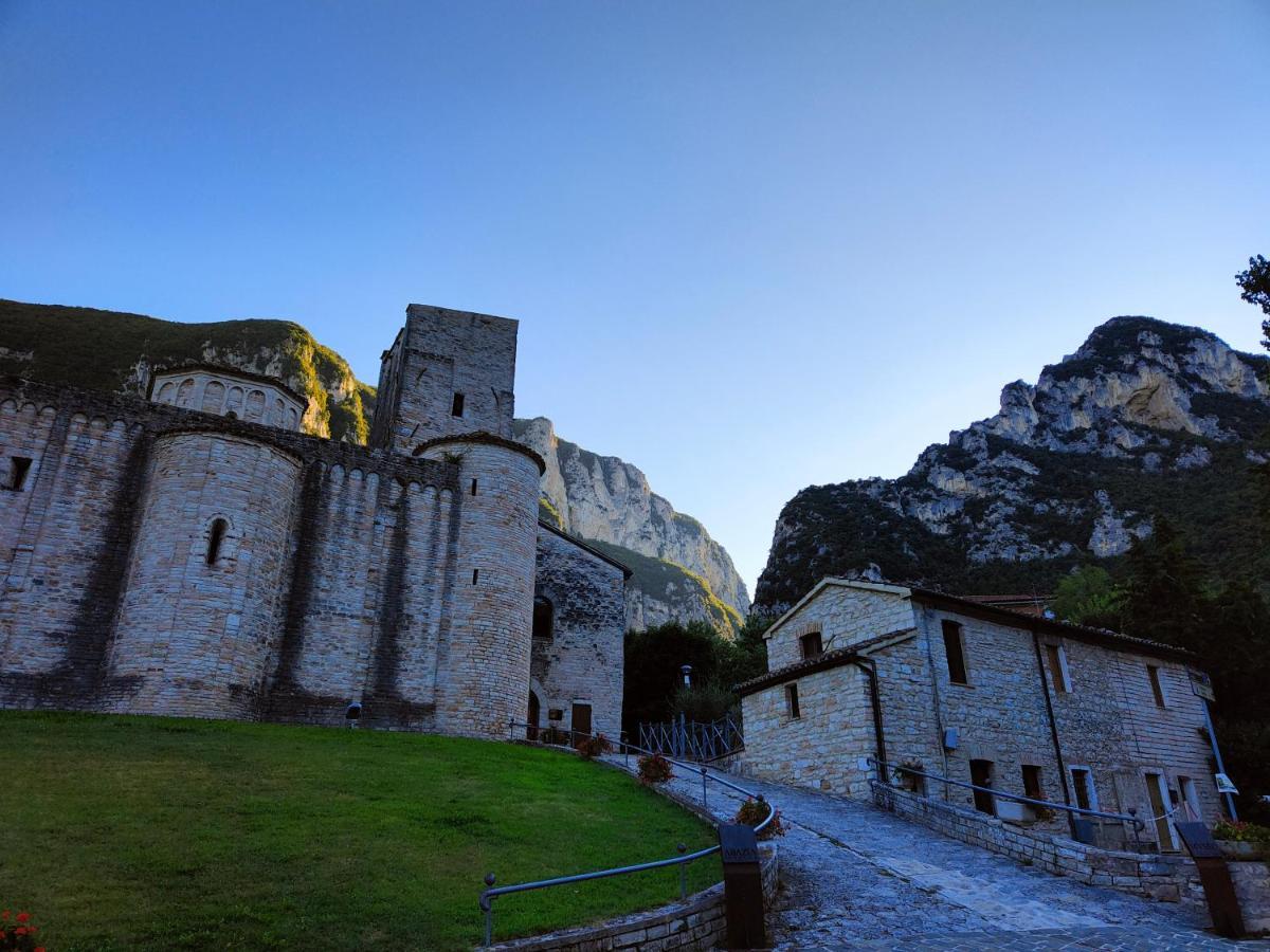 B&B Bivacco Frasassi Climbing & Trail Running House Genga  Kültér fotó